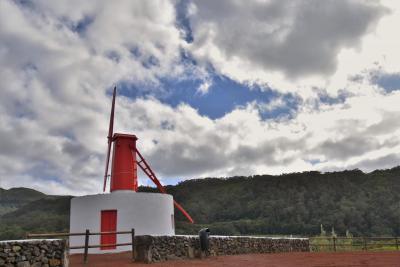 Fixed stone mill in Raminho, Pico do Tio Delfina. 